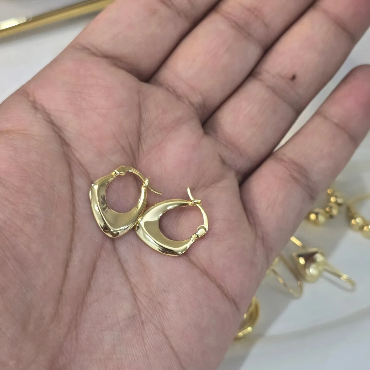 Chic Bucket Hoops