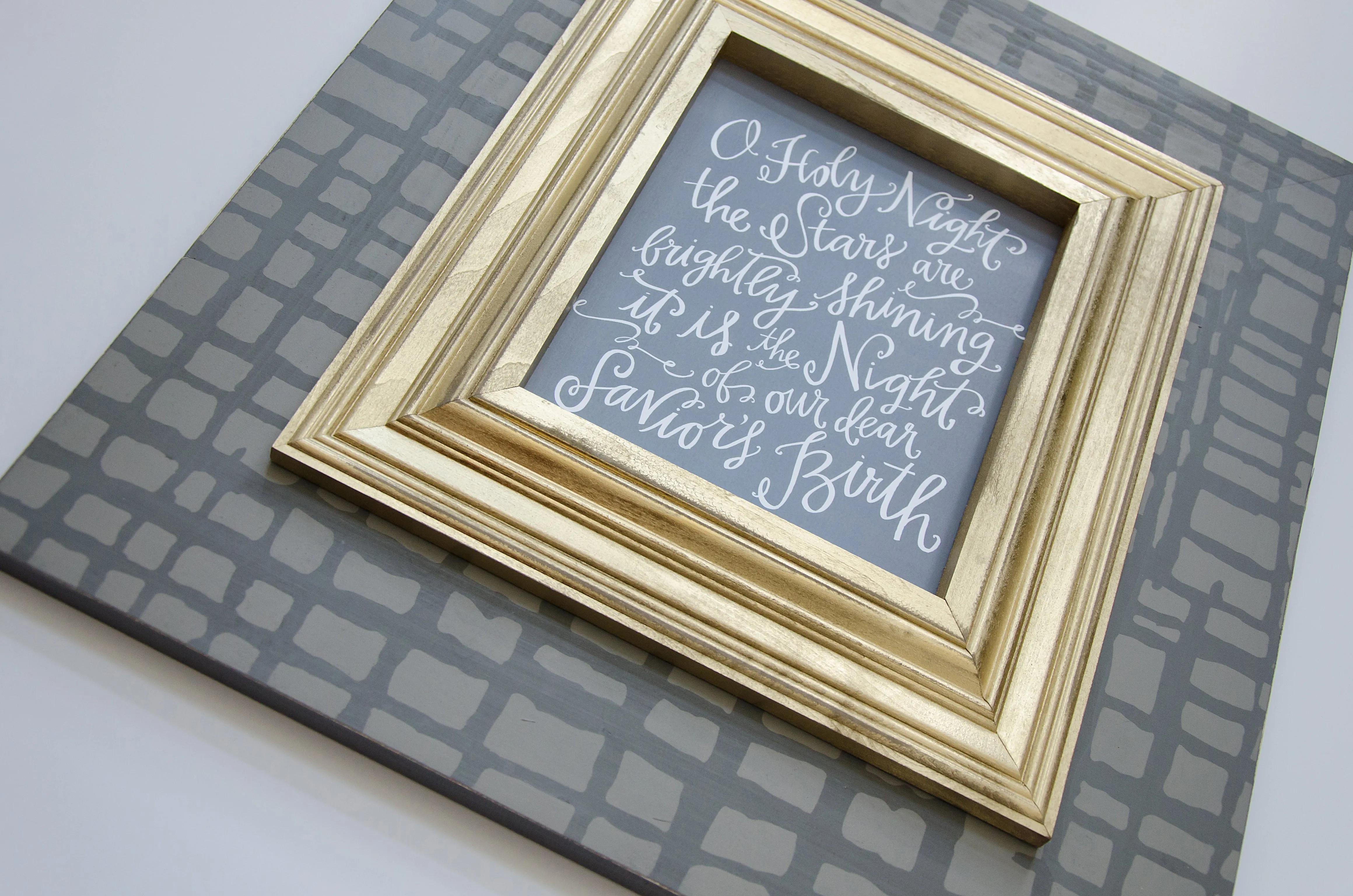 Chic Gray Graph