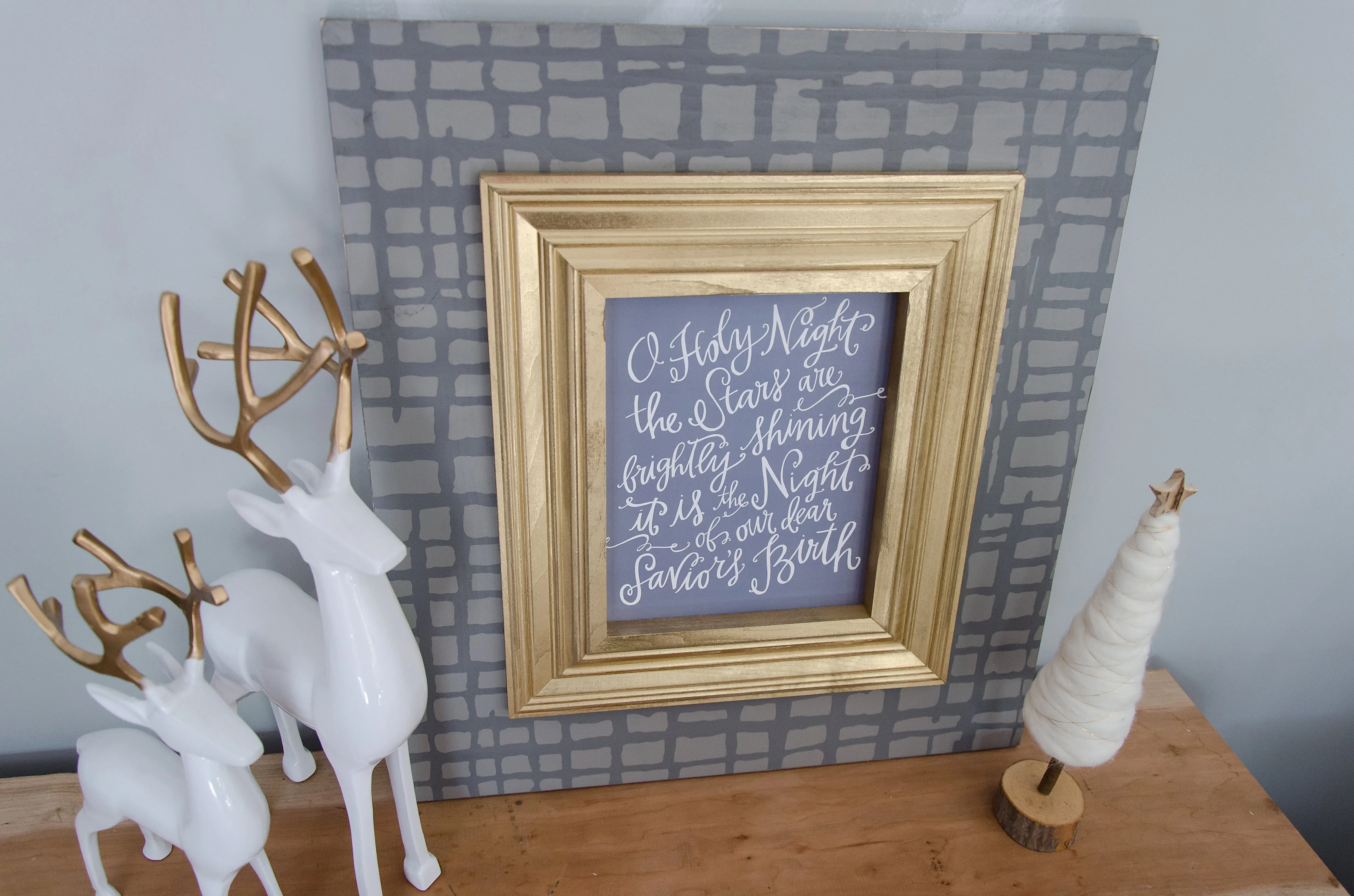 Chic Gray Graph