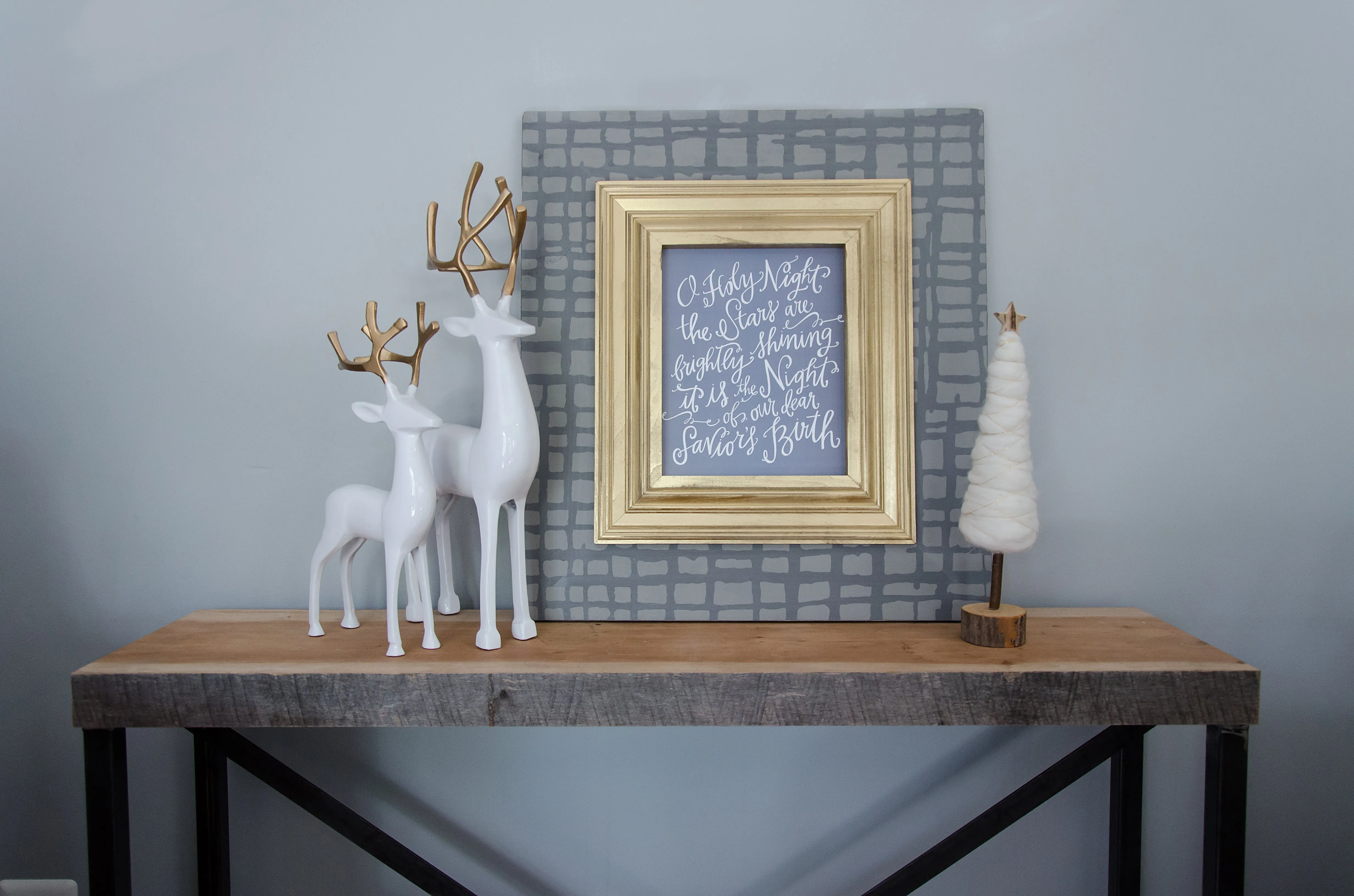 Chic Gray Graph