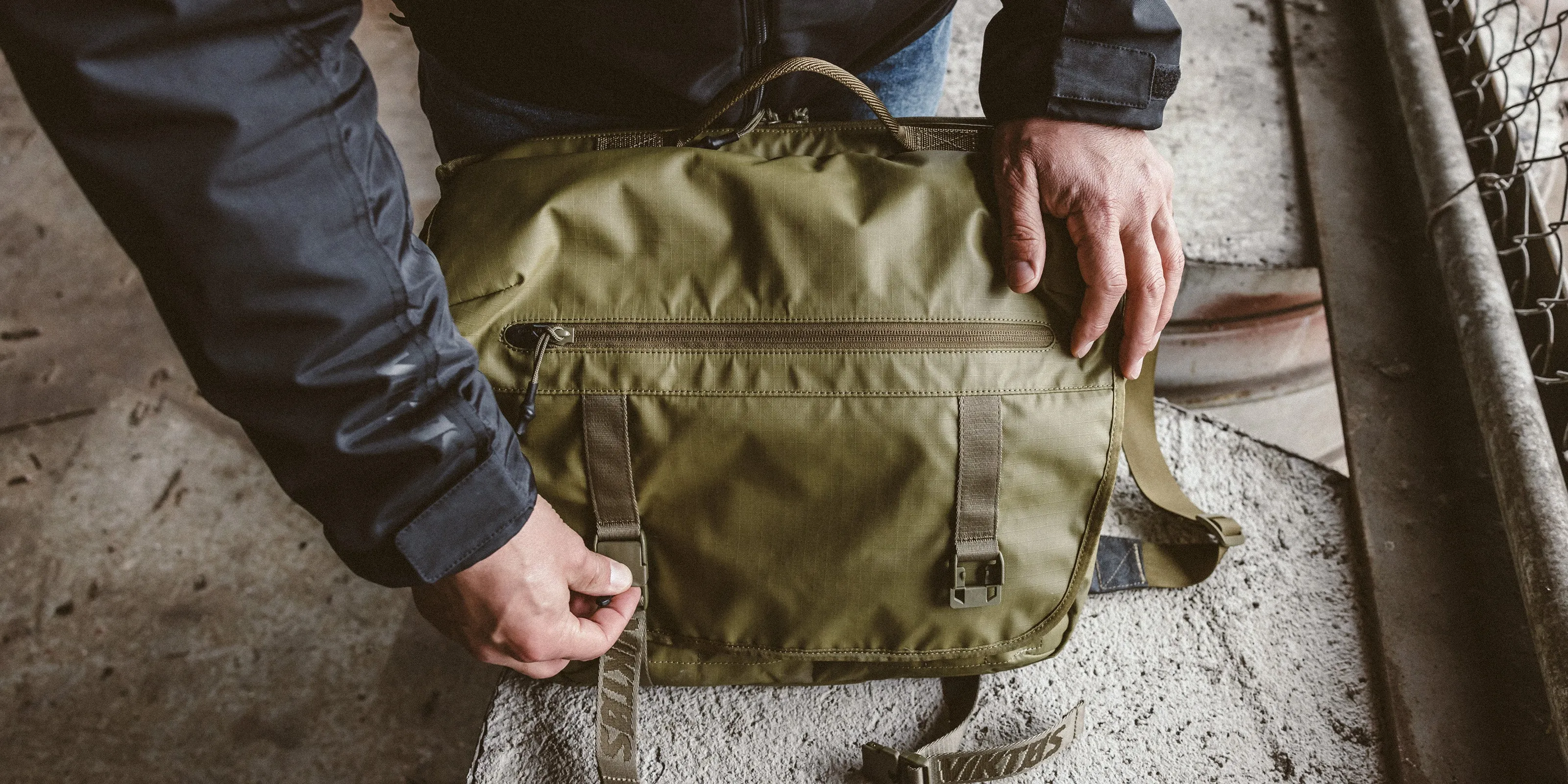 Counteract CCW Messenger Bag