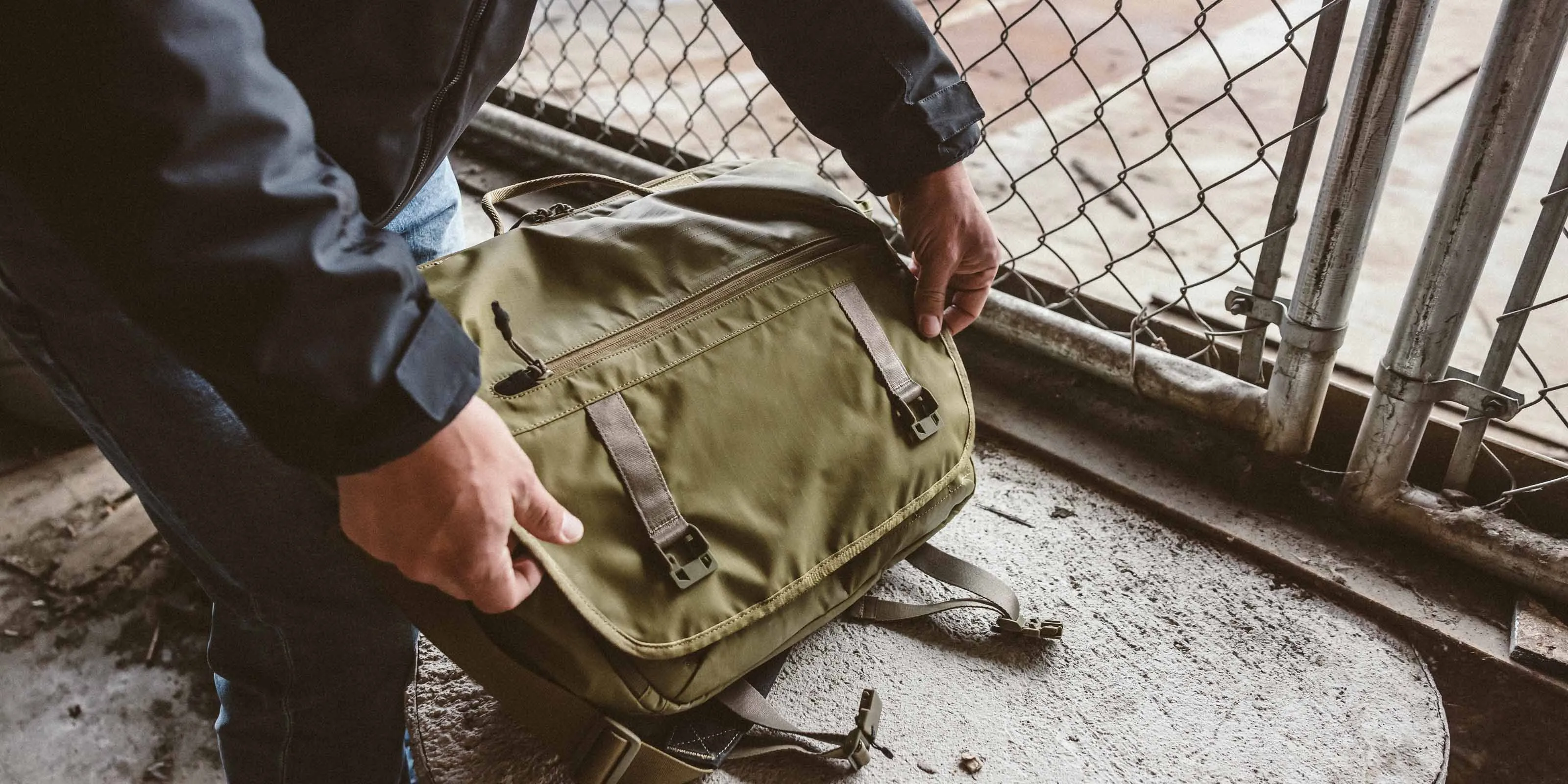 Counteract CCW Messenger Bag