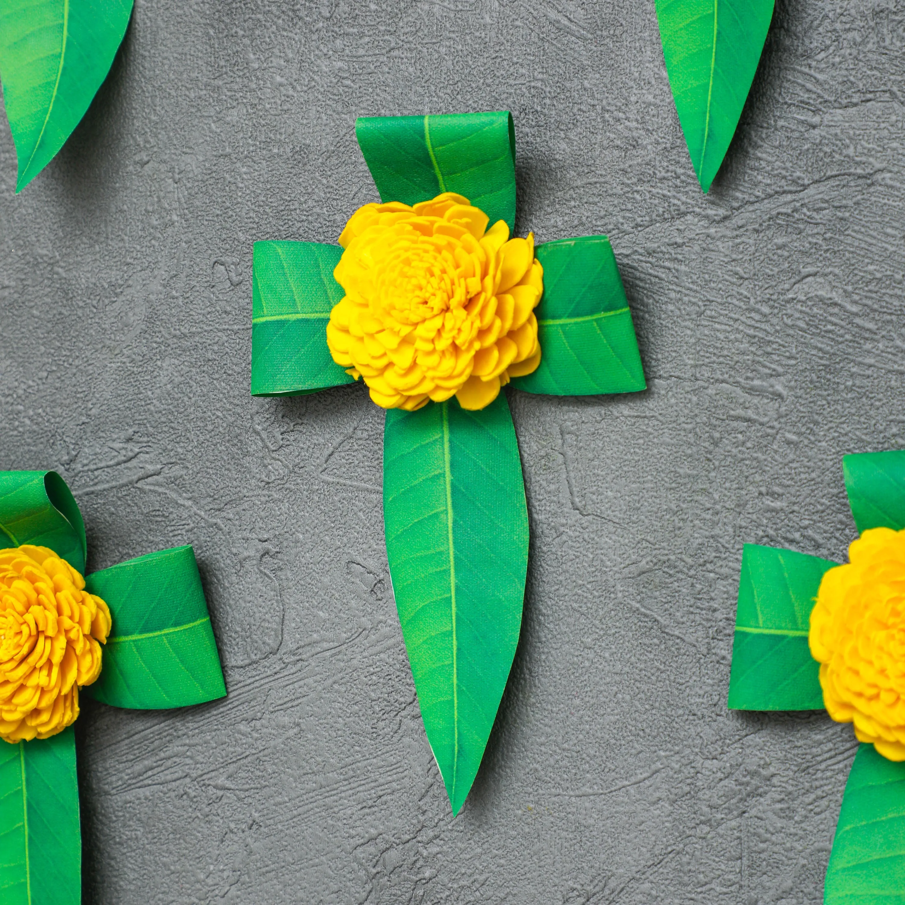 Shola Flower with Mango Leaf