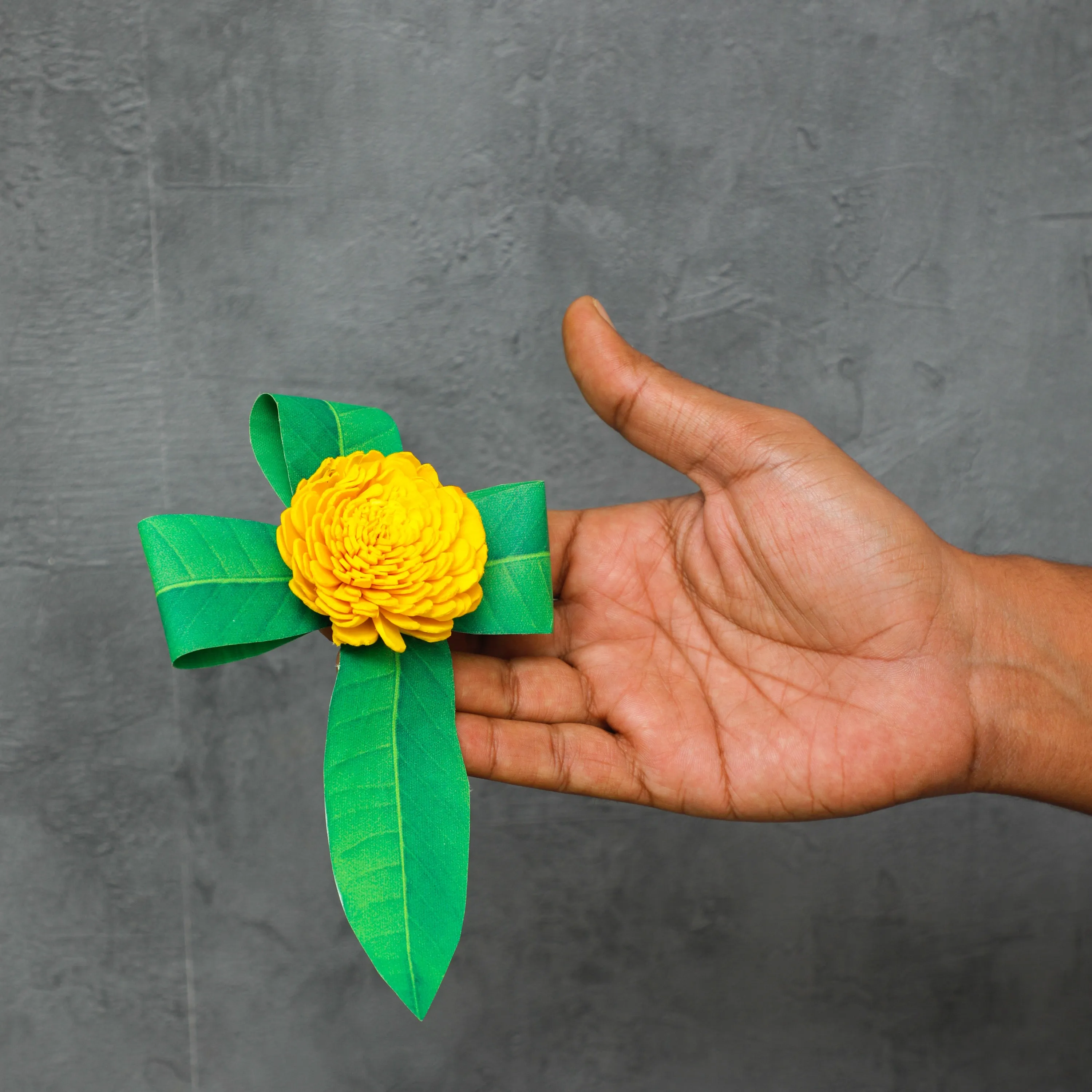 Shola Flower with Mango Leaf