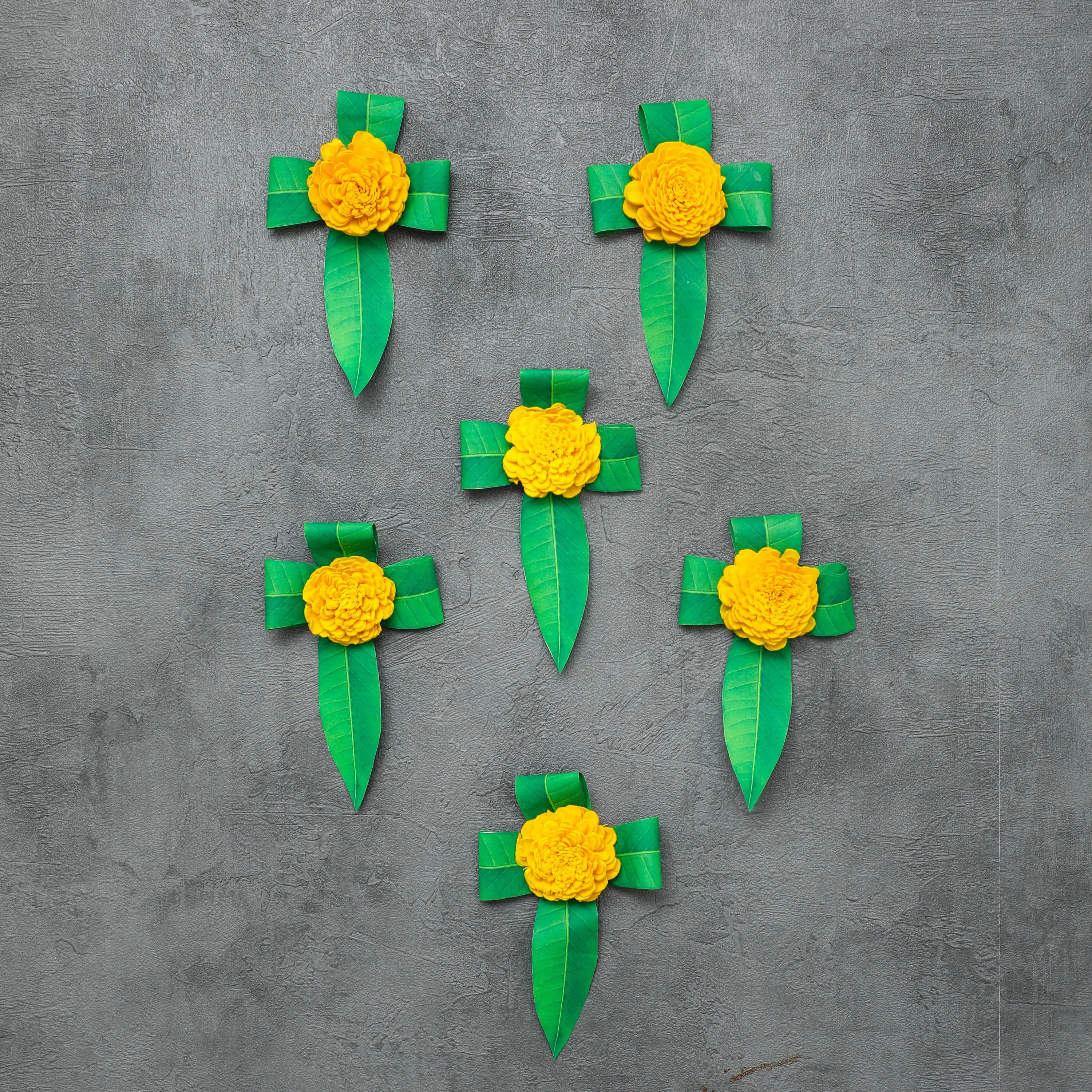 Shola Flower with Mango Leaf
