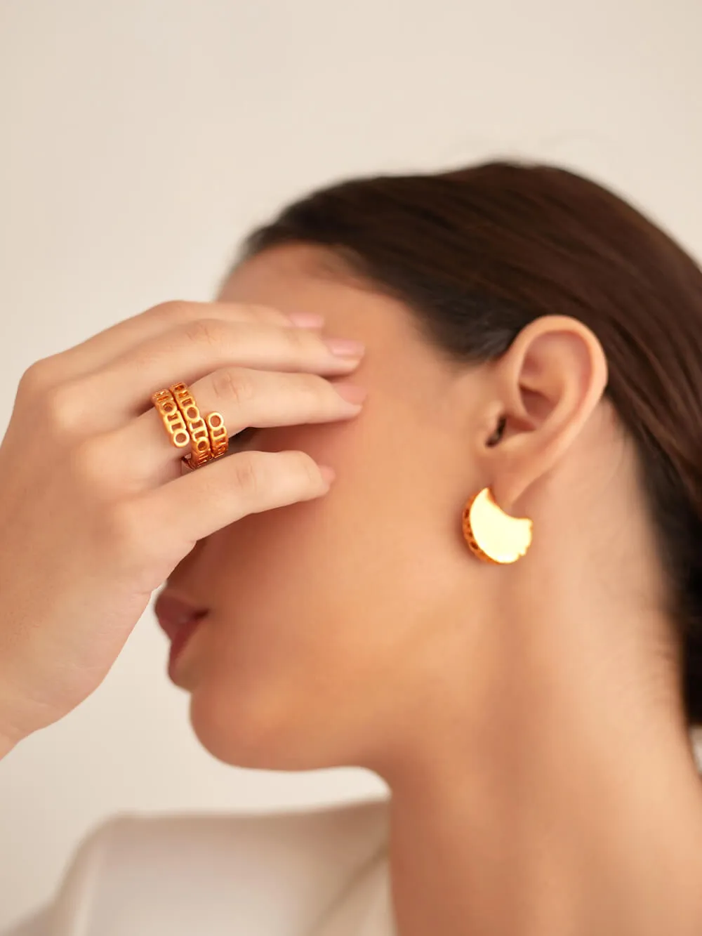 The O.H Monogram Spin Ring