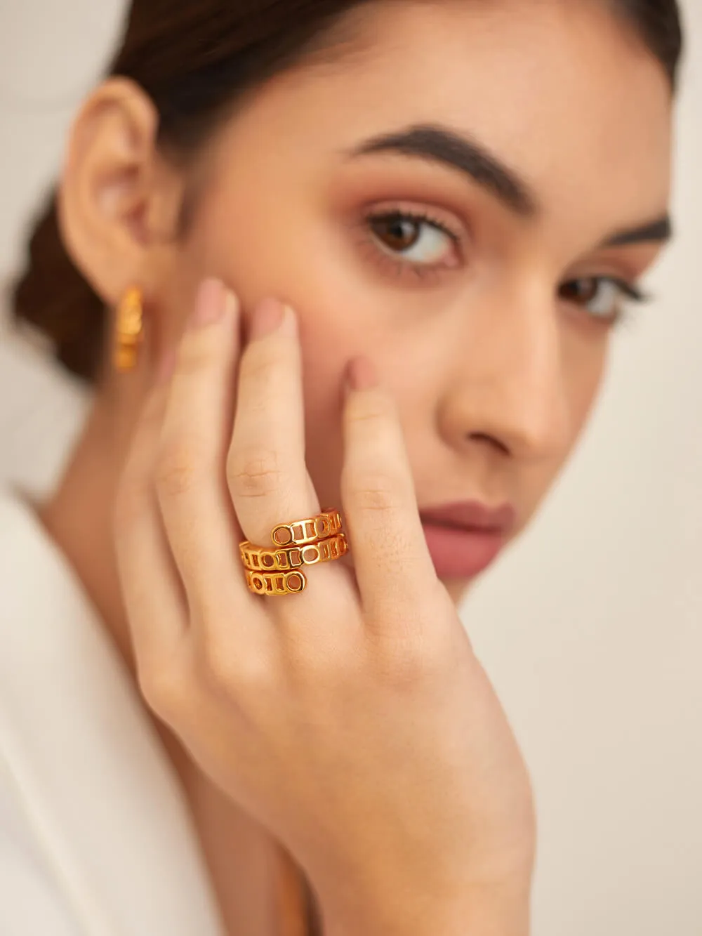 The O.H Monogram Spin Ring