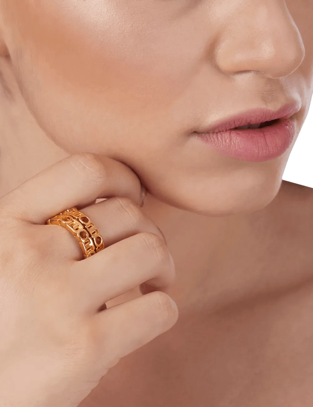 The O.H Monogram Spin Ring